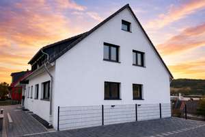 Mehrfamilienhaus in Weissach: 3 Wohneinheiten, Energieeffizienz A, Wärmepumpe, PV-Anlage. – Die vollständige Adresse der Immobilie erhältst du vom Anbieter., 71287 Weissach – Vorschaubild 2