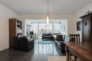 Modernisiertes Reihenmittelhaus mit Pool im Gaten und angenehmem Wohnumfeld – Die vollständige Adresse der Immobilie erhältst du vom Anbieter., 50374 Erftstadt – Vorschaubild 6