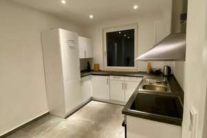 Nähe Sulzbacherstraße! Möblierte  3-Zi.-WG-Whg.,  moderne EBK, 2. OG ohne Balkon – Die vollständige Adresse der Immobilie erhältst du vom Anbieter., 90489 Veilhof, Nürnberg – Vorschaubild 1