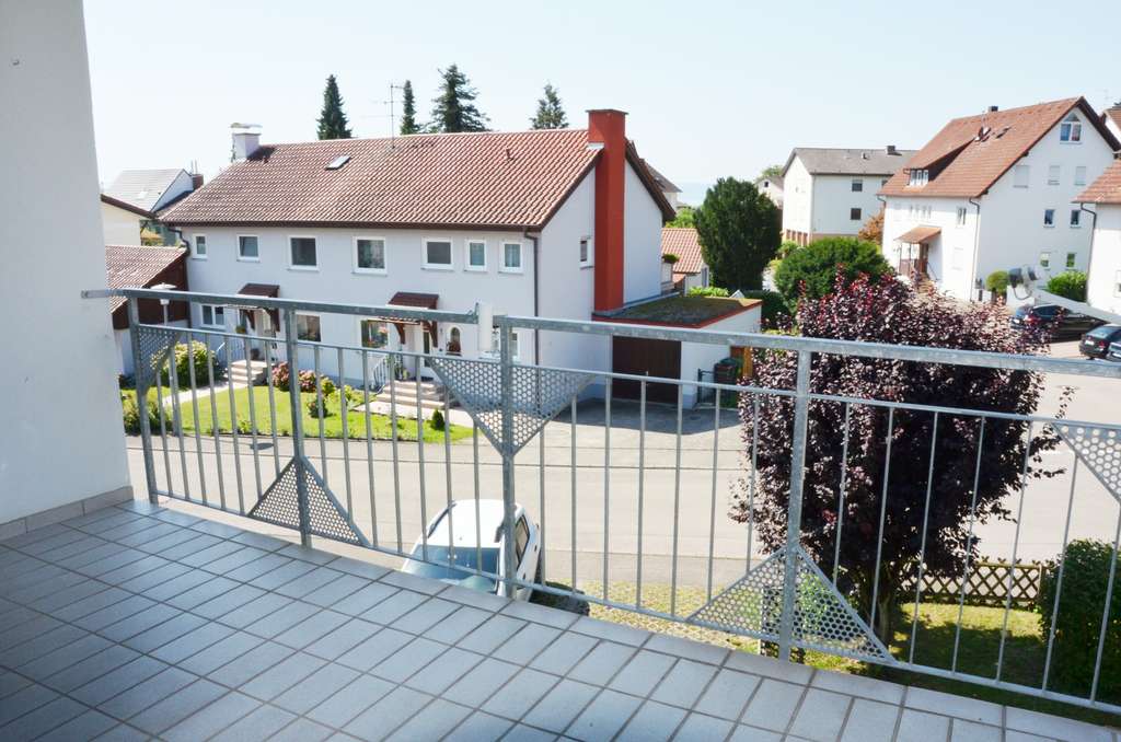 Immobilie in Stetten - Geräumige Wohnung mit Option auf ein 4. Zimmer in ruhiger Lage mit Teilseeblick - Bild 3