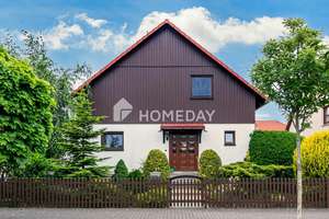Top gepflegtes EFH mit Gartenparadies, Terrasse, Kamin, Carport und Wohlfühlatmosphäre – Die vollständige Adresse der Immobilie erhältst du vom Anbieter., 4425 Taucha – Vorschaubild 2