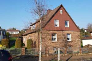 Eigennutz und/oder Kapitalanlage Zwei-Familien-Wohnhaus – Angerweg 38, 37632 Eschershausen – Vorschaubild 1