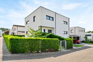 Modernes Einfamilienhaus, neuwertig, 7,5 Zimmer Energieeffizienz A+, exklusive Ausstattung – Die vollständige Adresse der Immobilie erhältst du vom Anbieter., 76532 Oos, Baden-Baden – Vorschaubild 2