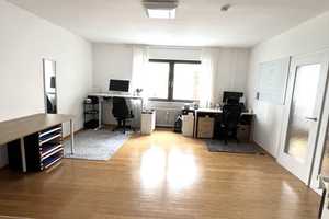 renoviert, zentral, in Einbahnstraße gelegen, Parkett, TL-Bad mit Wanne+Duschglas, Garage möglich – Karlsruhe – Vorschaubild 11