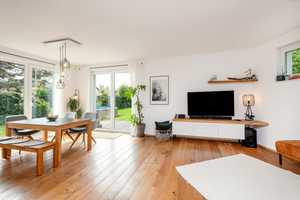 Wohnen wie im Urlaub: Familienidyll mit Pool & Outdoorküche – Berlin – Vorschaubild 2