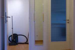 Exklusive 2-Zimmer-Wohnung mit gehobener Innenausstattung mit EBK in Augsburg (teilmöbliert) – Augsburg – Vorschaubild 9