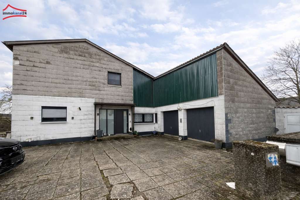 Immobilie in Solnhofen - Ein Haus für die Zukunft - Viel Platz, großer Garten mit Pool und Garagen in 91807 Solnhofen - Bild 0