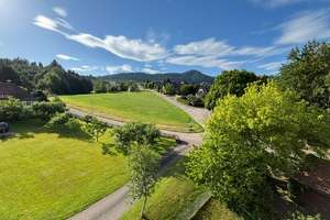 4-Zimmer-Dachgeschoss-Wohnung mit herrlichem Ausblick in Zell a. H./Unterharmersbach – Die vollständige Adresse der Immobilie erhältst du vom Anbieter., 77736 Zell am Harmersbach – Vorschaubild 2