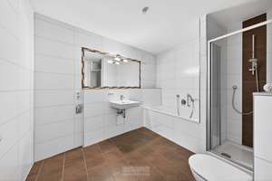 Exklusive 2,5-Zimmer-Altstadtwohnung mit Balkon in hochwertig saniertem Denkmalobjekt – Die vollständige Adresse der Immobilie erhältst du vom Anbieter., 93047 Innenstadt, Regensburg – Vorschaubild 10