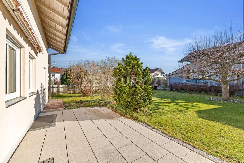 Immobilie in Tacherting - Sehr gepflegtes Einfamilienhaus mit großzügigem Garten in ruhiger Siedlungslage in Tacherting - Bild 4