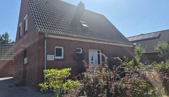 Bild von Schönes Einfamilienhaus/Ferienhaus mit 2 abgeschlossenen Wohnungen in Hagermarsch zu verkaufen