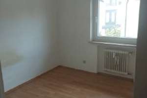 Attraktive 3-Zimmer-Wohnung mit 2 Balkonen in einem Mehrfamilienhaus am Kursaal in Bad Cannstatt – Die vollständige Adresse der Immobilie erhältst du vom Anbieter., 70372 Kurpark, Stuttgart – Vorschaubild 5