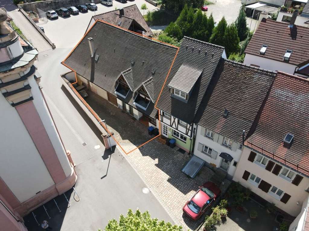 Immobilie in Herbolzheim - Haus mit Scheune und Ausbaupotential in Herbolzheim - Bild 0