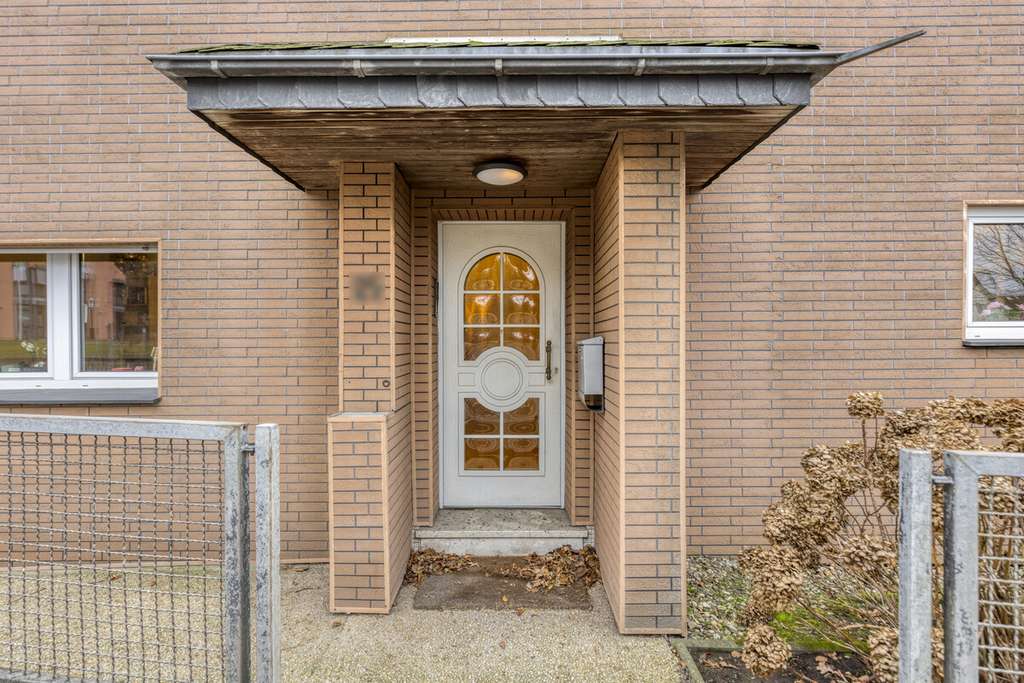 Immobilie in Leichlingen - Großzügiges Ein- oder Zweifamilienhaus mit Charme, Gartenparadies & vielen Möglichkeiten - Bild 3