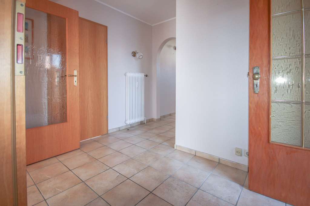 Immobilie in Lilienthal - Lilienthal - Großes Einfamilienhaus mit viel Potenzial - Bild 2