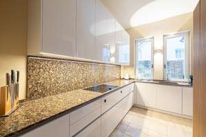 Luxuriöse Erdgeschosswohnung in Traumlage – Die vollständige Adresse der Immobilie erhältst du vom Anbieter., 24105 Düsternbrook, Kiel – Vorschaubild 7