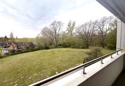 Loggia mit grüner Aussicht 