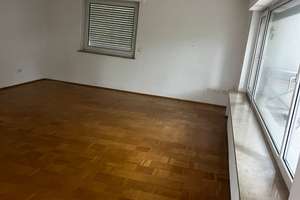 Bestlage: 4-Zimmer-Wohnung in 4-Parteien-Haus in der Johann-Sebastian-Bach-Str.! – Die vollständige Adresse der Immobilie erhältst du vom Anbieter., 65193 Nordost, Wiesbaden – Vorschaubild 3