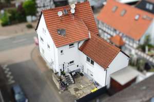 Zweifamilienhaus mit individuellem Charme und großem Entwicklungspotenzial in Echzell – Die vollständige Adresse der Immobilie erhältst du vom Anbieter., 61209 Echzell – Vorschaubild 3