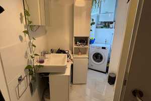 Neuwertig ! Gut geschnittene 2­ Zimmer ­ Wohnung mit Stellplatz im Hof ! – Am Schloßpark 102, 65203 Wiesbaden – Vorschaubild 7