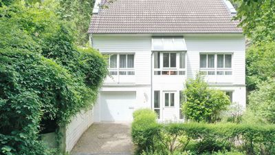 Individuelles Split-Level-Haus in ruhiger Wohnlage in LA-Achdorf! (mit Video)