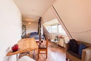 2-Zimmer-Dachgeschosswohnung in Wiesbaden mit modernisiertem Bad/WC (2025) und ausgebauter Dachboden – Die vollständige Adresse der Immobilie erhältst du vom Anbieter., 65197 Rheingauviertel / Hollerborn, Wiesbaden – Vorschaubild 4
