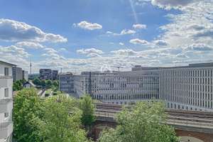 WOHNJUWEL MIT POTENZIAL! GROßZÜGIG GESCHNITTENE & HELLE WOHNUNG AM REGIERUNGSVIERTEL! PROVISIONSFREI – Alt-Moabit 137, 10557 Moabit, Berlin – Vorschaubild 3