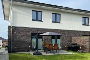 Moderne Doppelhaushälfte (KfW 40 Plus) in Hüsby – energieeffizient, smart & im Grünen! – Norderholt 28a, 24850 Hüsby – Vorschaubild 1