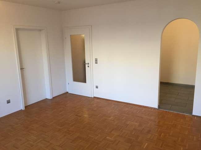 Immobilie in Freilassing - Gelegenheit: Sehr schöne 2-Zimmer Wohnung mit großem Balkon in ruhiger Wohnlage! - Bild 5