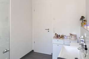 Im Zentrum von Neu-Ulm/Pfuhl neuwertige sonnige 2-Zi.-Wo. im 2. OG mit Südbalkon, Aufzug und TG – Die vollständige Adresse der Immobilie erhältst du vom Anbieter., 89233 Neu-Ulm – Vorschaubild 8