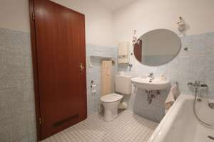 Wunderschöne  2 1/2 Zimmerwohnung mit Balkon und herrlicher Aussicht – Die vollständige Adresse der Immobilie erhältst du vom Anbieter., 42113 Uellendahl-Katernberg, Wuppertal – Vorschaubild 8