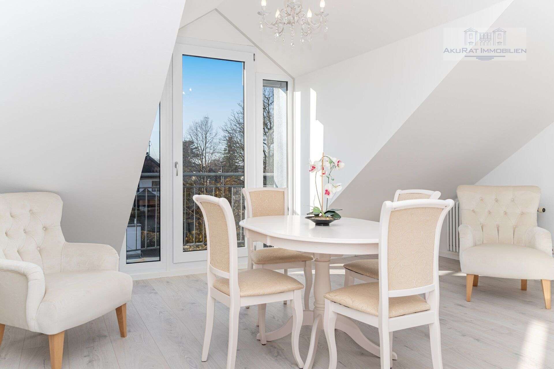 Immobilie in Herrsching am Ammersee - Helle, stilvolle 2-Zimmer-DG-Wohnung mit Südbalkon & TG in Toplage Herrsching - frei ab sofort! - Bild 7