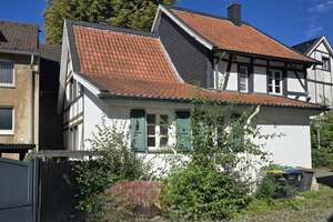 Wohnen mit Charme – frisch renoviertes, denkmalgeschütztes Haus mit kl. Garten