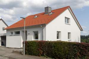 Freistehendes Einfamilienhaus mit großem Garten in begehrter Lage, zentrumsnah in Biberach/Riß – Die vollständige Adresse der Immobilie erhältst du vom Anbieter., 88400 Biberach an der Riß – Vorschaubild 1