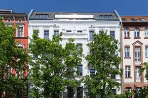2-Zimmer-Altbau-Klassiker mit Balkon in der Winsstraße – 10405 Prenzlauer Berg, Berlin – Vorschaubild 2