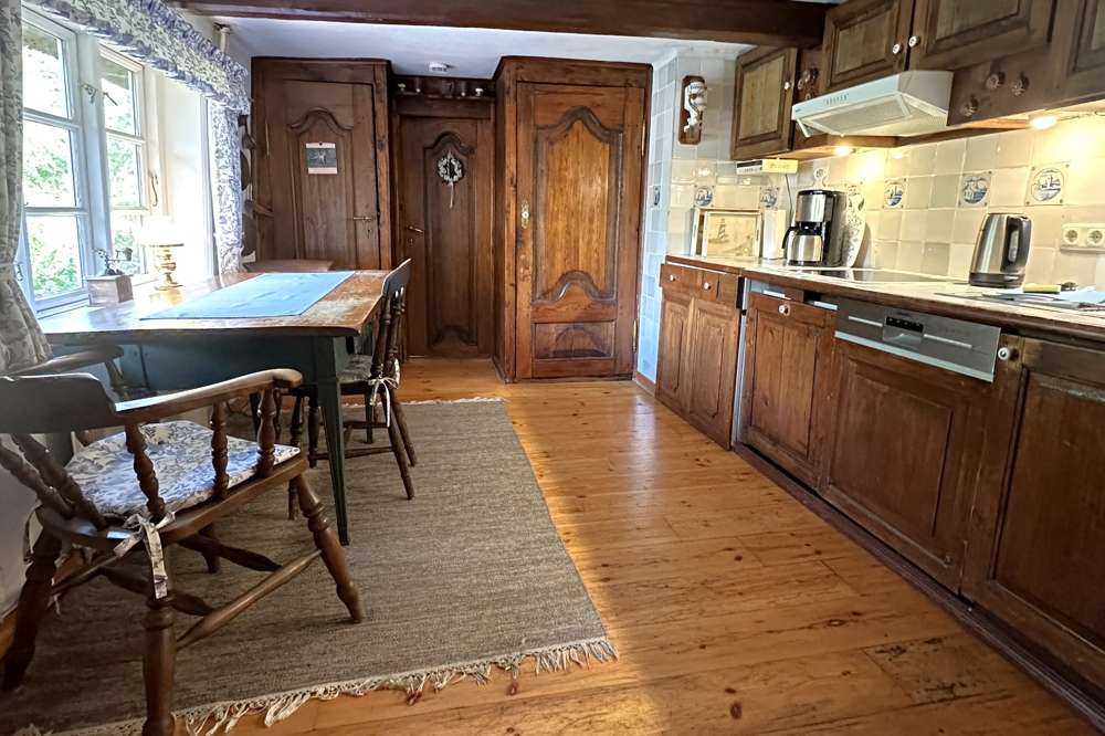 Immobilie in Klanxbüll - Reetdachhaus mit viel Charme auf einem idyllisch und ruhig gelegenen Grundstück - Bild 1