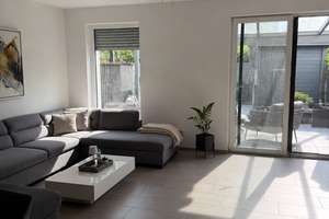 Modernes Einfamilienreihenhaus in Lorsch mit Dachterrasse – Carlo-Schmid-Str. 6, 64653 Lorsch – Vorschaubild 3