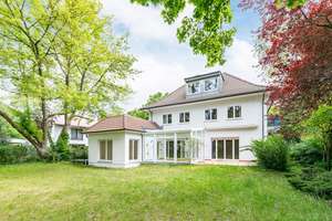 Die große Liebe für Ihre Familie – Die vollständige Adresse der Immobilie erhältst du vom Anbieter., 14129 Zehlendorf, Berlin – Vorschaubild 1
