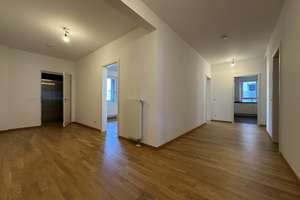 Exklusivität, die man fühlt – mit direktem Aufzug und markanter Farbwelt – Die vollständige Adresse der Immobilie erhältst du vom Anbieter., 70176 Feuersee, Stuttgart – Vorschaubild 3