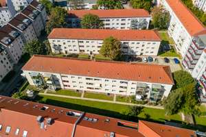 Erstbezug nach Sanierung mit Dusche und Loggia
