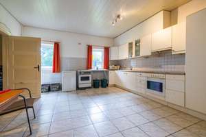 Familienhaus plus Einliegerwohnung auf Traumgrundstück mit 2.354 m² Größe in Hohn – Die vollständige Adresse der Immobilie erhältst du vom Anbieter., 24806 Hohn – Vorschaubild 24