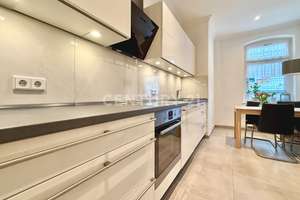 Leerstehend - saniert- ruhig und alles vor Ort!