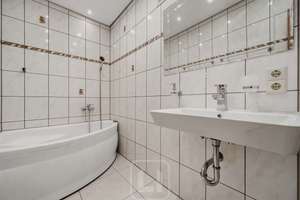 Eindrucksvolles Wohnensemble | Hochwertige 5-Zimmer-Wohnung | EBK & Lift | Balkon | Garage – Die vollständige Adresse der Immobilie erhältst du vom Anbieter., 75181 Eutingen, Pforzheim – Vorschaubild 13