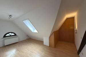 Offen gestaltete 4-Zimmer-Wohnung in Augsburg-Pfersee mit Balkon! – Leonhard-Hausmann-Straße 60, 86157 Pfersee-Nord, Augsburg – Vorschaubild 6