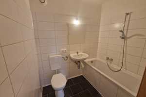 **FAMILIEN WILLKOMMEN**4-Zimmer-Wohnung // Balkon // 2.Etage // Bad mit Wanne // ab sofort – Ringstraße 47, 4209 Leipzig – Vorschaubild 7