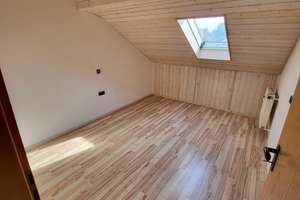Wohnen mit Charakter: Drei-Zimmer-Dachgeschosswohnung in Reckendorf – Greifenklaustraße 6, 96182 Reckendorf – Vorschaubild 12