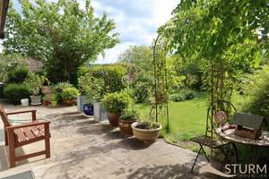 Stattliches, grundsolides Domizil mit Doppelgarage und schön eingewachsenem Garten - Dingolshausen – 97497 Dingolshausen – Vorschaubild 4