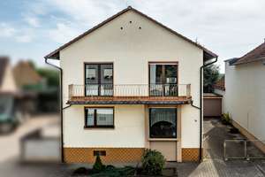 Freistehendes Einfamilienhaus mit Nebengebäude und Garage auf großzügigem Grundstück – Die vollständige Adresse der Immobilie erhältst du vom Anbieter., 67136 Fußgönheim – Vorschaubild 2