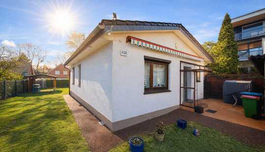 Bild von Gepflegter kleiner Bungalow mit großem Grundstück, PV-Anlage & moderner Heizung