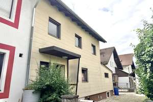 Sonnige 2-Zi. Dachgeschosswhg mit tollem Panoramafenster und EBK in USH/S1